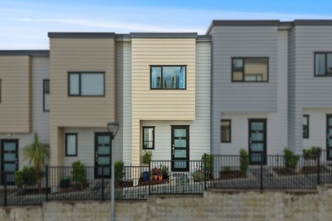 Photo of property in 3/6 South Pacific Place, Henderson, Auckland, 0612