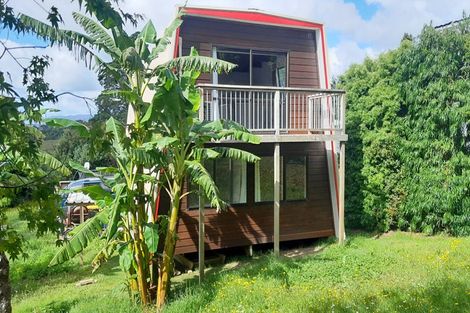 Photo of property in 18 Edgerton Road, Te Atatu Peninsula, Auckland, 0610