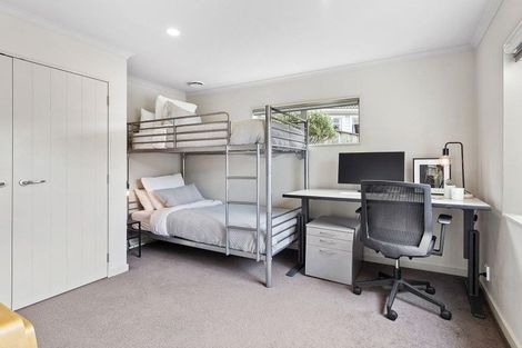 Photo of property in 55 Glanmire Road, Newlands, Wellington, 6037