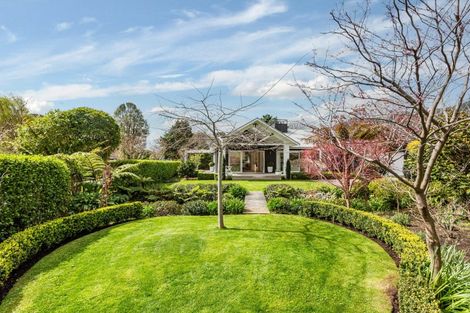 Photo of property in 35a Awanui Drive, Waikanae, 5036