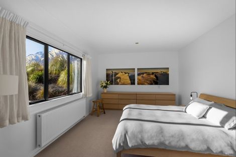 Photo of property in 7 Rabbiters Crescent, Jacks Point, Queenstown, 9371