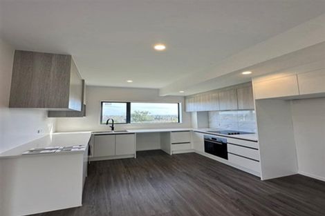 Photo of property in 64b Crestview Rise, Papakura, 2110