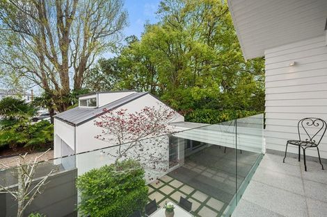 Photo of property in 47 Princes Street, Northcote Point, Auckland, 0627