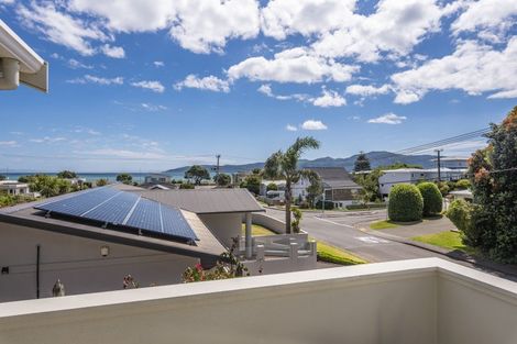 Photo of property in 12 Rua Road, Paraparaumu Beach, Paraparaumu, 5032