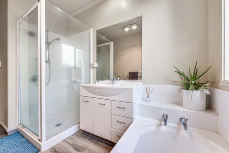 Photo of property in 19 Nobleman Place, Hamilton East, Hamilton, 3216