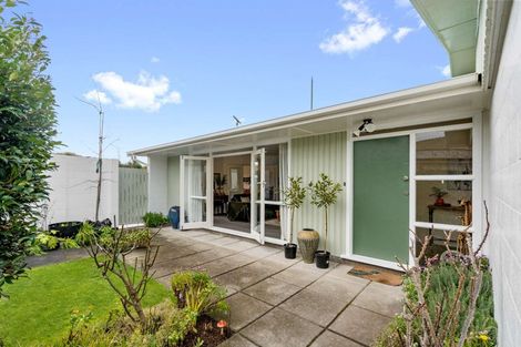 Photo of property in 73 Greendale Avenue, Avonhead, Christchurch, 8042