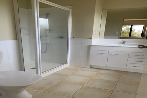 Photo of property in 12 Catrina Avenue, Birkenhead, Auckland, 0626