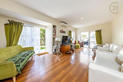 Photo of property in 3/4 Gibbs Road, Manurewa, Auckland, 2102