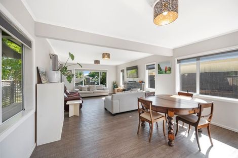 Photo of property in 2 Cambridge Terrace, Taradale, Napier, 4112