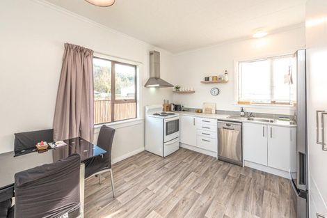 Photo of property in 28 Roberts Avenue, Aramoho, Whanganui, 4500