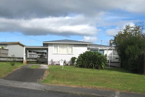 Photo of property in 18 Tawa Road, Te Atatu Peninsula, Auckland, 0610
