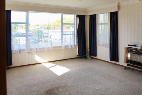 Photo of property in 1 Clyde Crescent, Roslyn, Palmerston North, 4414
