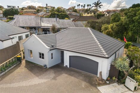 Photo of property in 2/12 Vireya Court, Goodwood Heights, Auckland, 2105