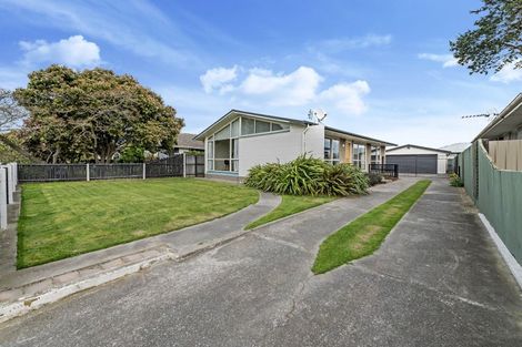 Photo of property in 27 Skerten Avenue, Hornby, Christchurch, 8042