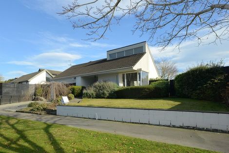 Photo of property in 31 Colina Street, Avonhead, Christchurch, 8042