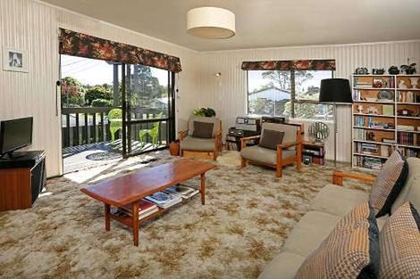 Photo of property in 2a Taipari Road, Te Atatu Peninsula, Auckland, 0610