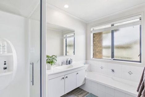 Photo of property in 57 Gibson Place, Papamoa Beach, Papamoa, 3118