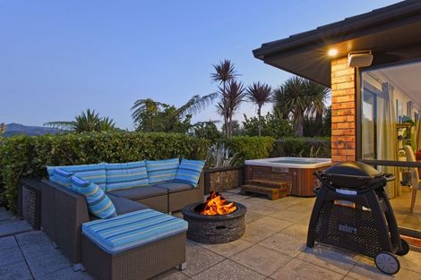 Photo of property in 55 Percy Kinsman Crescent, Riverstone Terraces, Upper Hutt, 5018