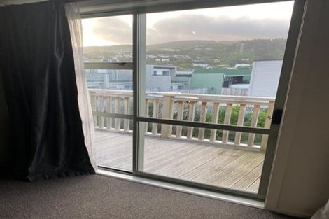 Photo of property in 21f7 Collins Avenue, Tawa, Wellington, 5028