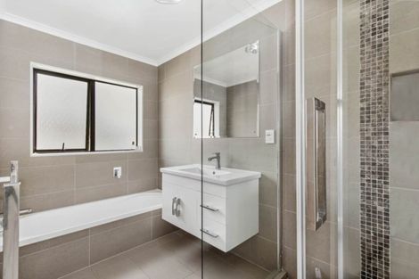 Photo of property in 13 Coleraine Place, East Tamaki, Auckland, 2016