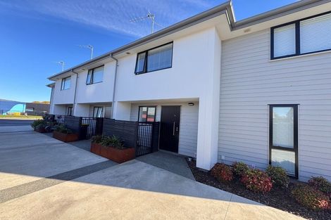 Photo of property in 2/84 Blenheim Road, Riccarton, Christchurch, 8011