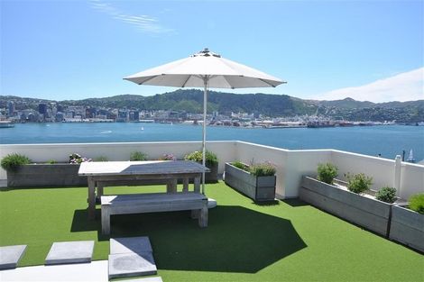 Photo of property in 2u4 Grafton Road, Roseneath, Wellington, 6011