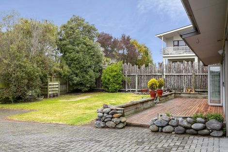 Photo of property in 18 Frederick Street, Two Mile Bay, Taupo, 3330