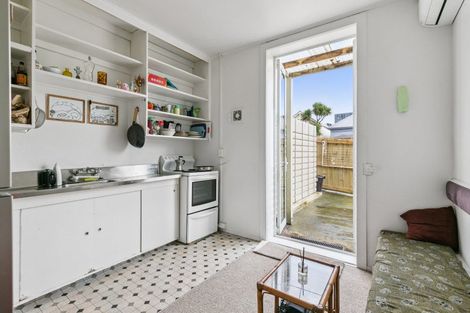 Photo of property in 93 Tasman Street, Mount Cook, Wellington, 6021