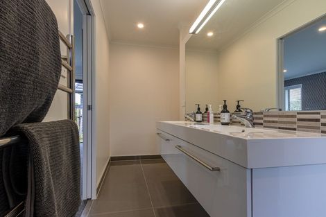 Photo of property in 31 Lilac Close, Cambridge, 3434