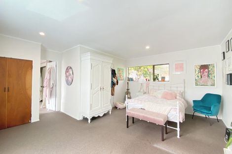 Photo of property in 176 Sturges Road, Henderson, Auckland, 0612