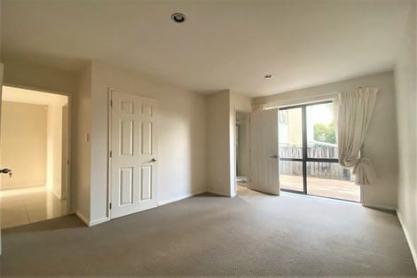 Photo of property in 4 Luxor Place, Massey, Auckland, 0614