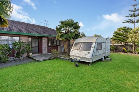 Photo of property in 2 Septimus Place, Henderson, Auckland, 0612