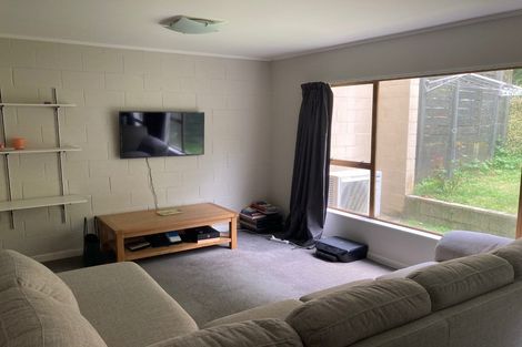 Photo of property in 95 Churton Drive, Churton Park, Wellington, 6037