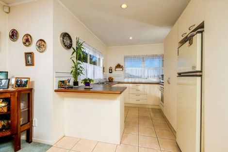 Photo of property in 11 William Souter Street, Forrest Hill, Auckland, 0620