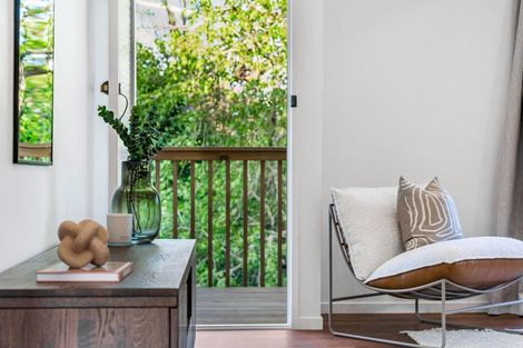 Photo of property in 14 Landsdale Place, Massey, Auckland, 0614