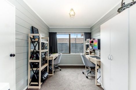 Photo of property in 4 Oakwood Grove, Paraparaumu Beach, Paraparaumu, 5032