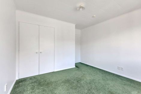 Photo of property in 1/58 Riversdale Drive, Merrilands, New Plymouth, 4312