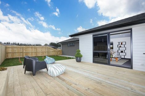 Photo of property in 18 Oldfield Lane, Marton, 4710