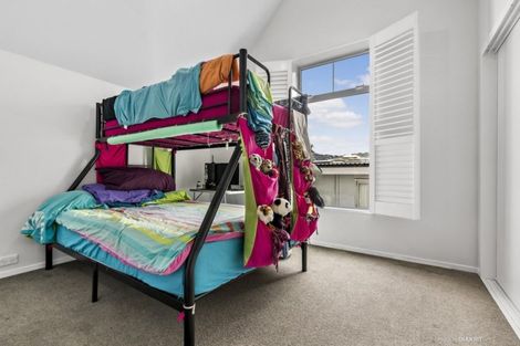 Photo of property in Victoria Villas, 43/35u Pirie Street, Mount Victoria, Wellington, 6011