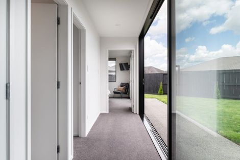 Photo of property in 27 Helen June Avenue, Flagstaff, Hamilton, 3210