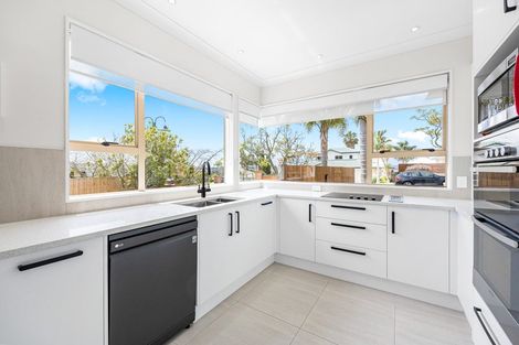 Photo of property in 30 Vermeer Place, West Harbour, Auckland, 0618