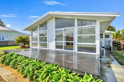 Photo of property in 5 Oturi Road, Waverley, 4510
