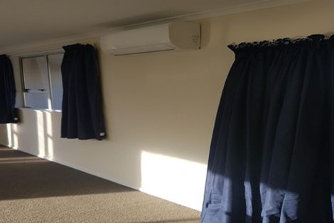 Photo of property in 28 Camellia Terrace, Maungaraki, Lower Hutt, 5010