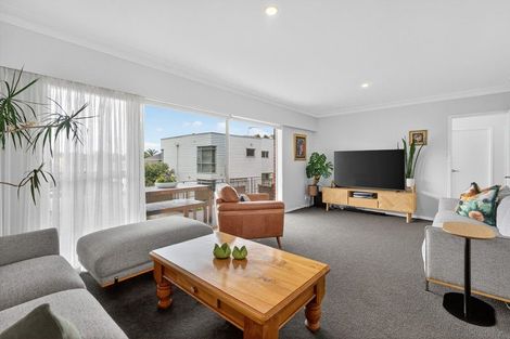 Photo of property in 3/8 Wolsley Avenue, Milford, Auckland, 0620