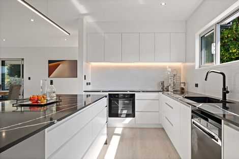 Photo of property in 120a Matipo Road, Te Atatu Peninsula, Auckland, 0610