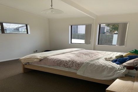 Photo of property in 1/232 Henderson Valley Road, Henderson, Auckland, 0612