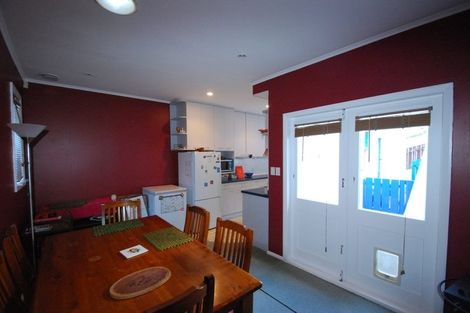 Photo of property in 52 Tio Tio Road, Miramar, Wellington, 6022