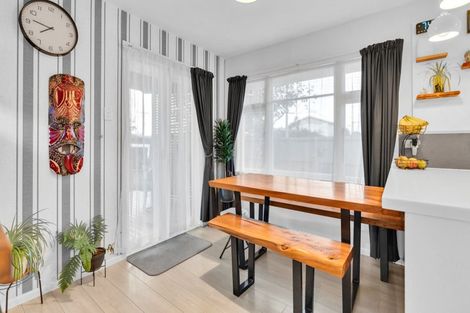 Photo of property in 19 Brockenhurst Street, Aranui, Christchurch, 8061