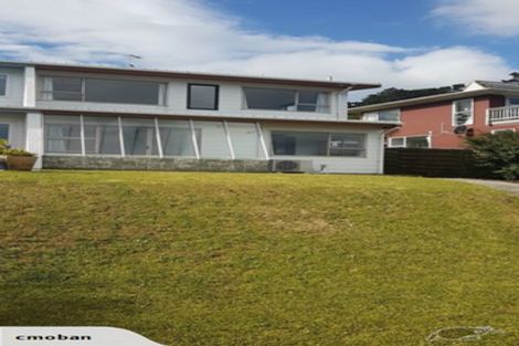 Photo of property in 8b Middlesex Place, Northland, Wellington, 6012