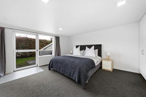 Photo of property in 2 Peregrine Place, Queenstown, 9300